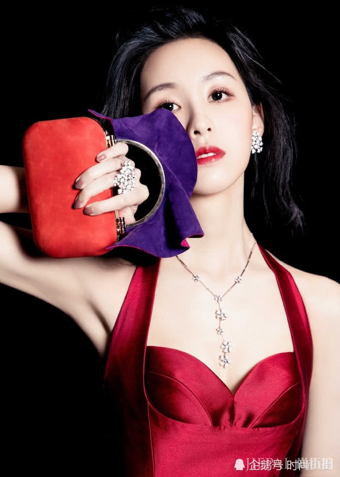 陈都灵港式轻熟风比之前清纯造型惊艳多了