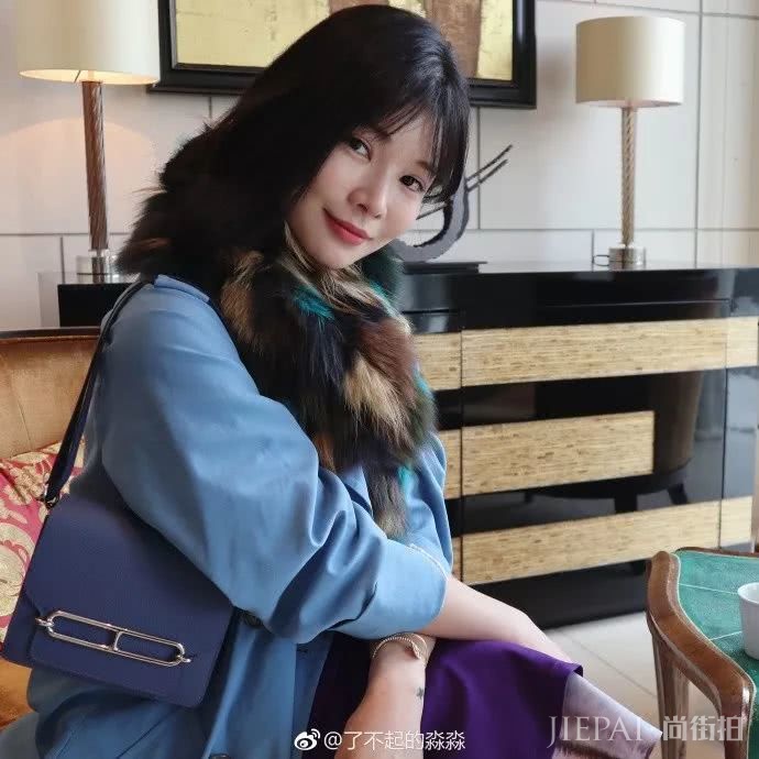 世上有两种白皮肤让你沉醉，一种是袁珊珊一种是你……