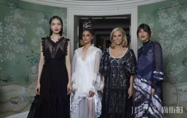 夏天穿这5种颜色,显白又好看!!