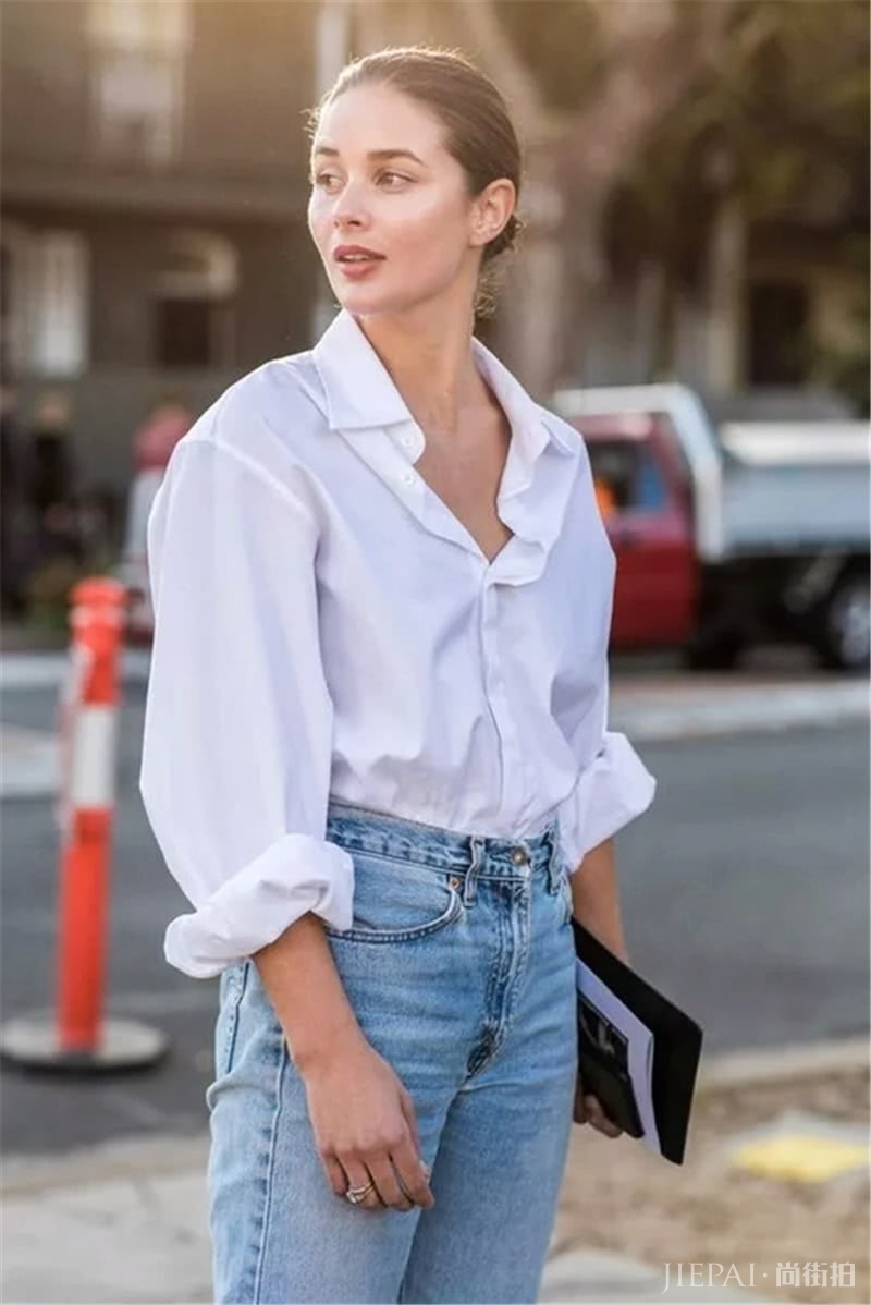 职场穿搭没灵感?用衬衫和牛仔裤提升你的气质和品味