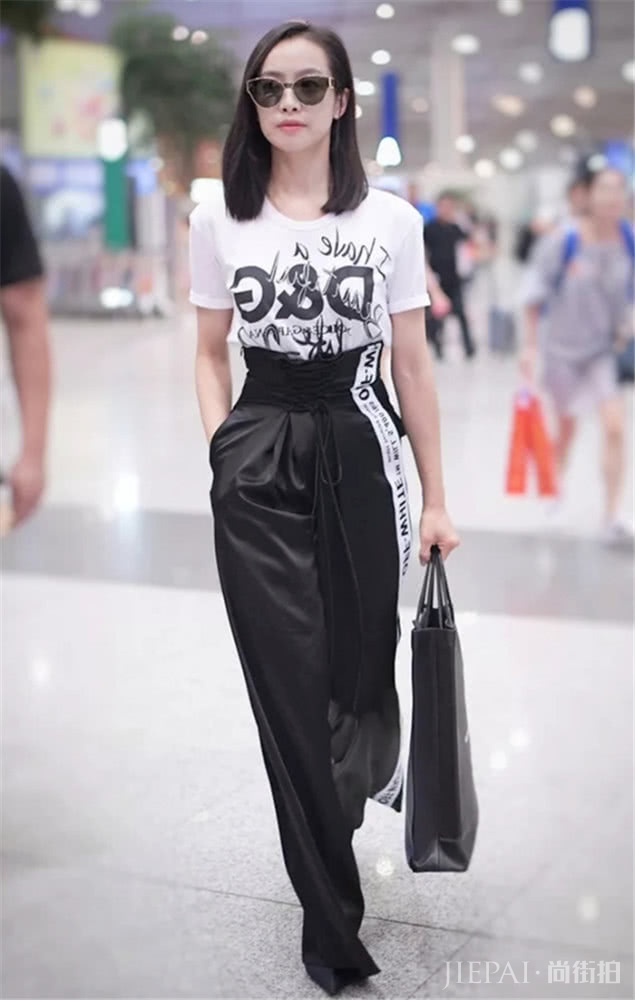 春季让黑色阔腿裤来帮你瘦身，让你无惧身材问题
