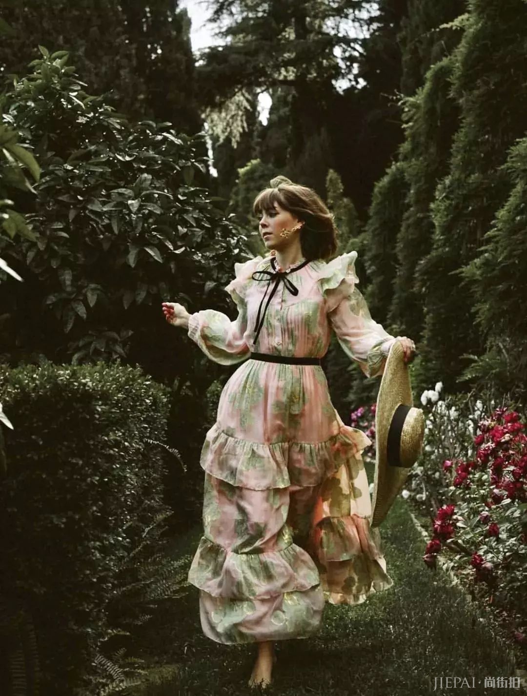 穿对裙子，你就是最美人间五月天，看最新欧美街拍示范吧