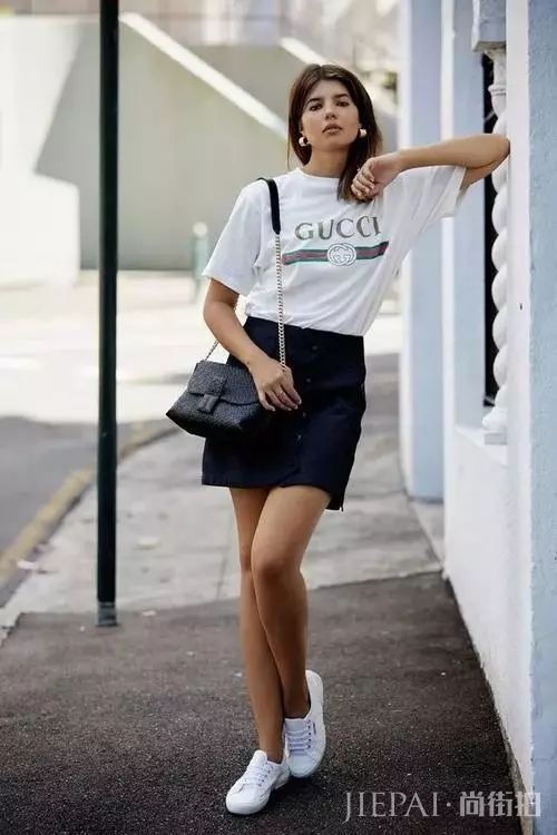 一件T恤有N个搭配方法，这样穿让你美一整个夏天！