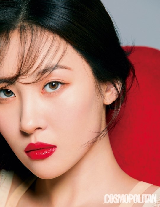 宣美登杂志拍美妆写真 红唇魅惑秀迷人曲线