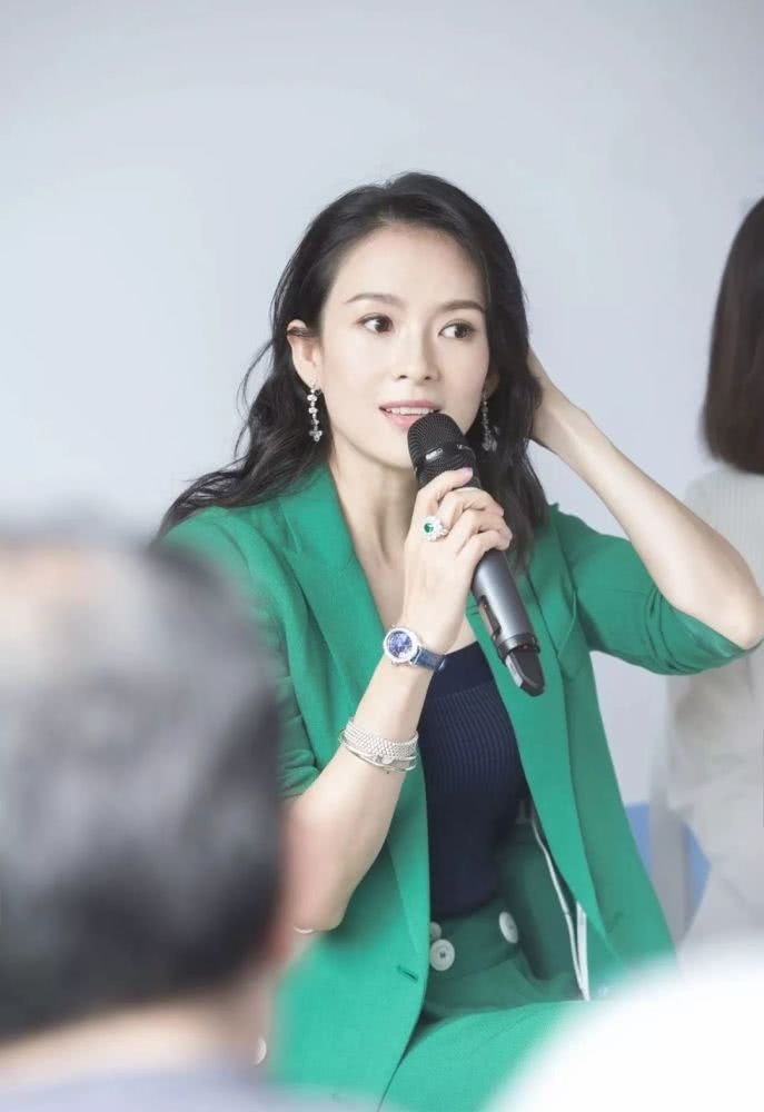 超时髦的夏日色彩搭配，章子怡蔡依林也在穿