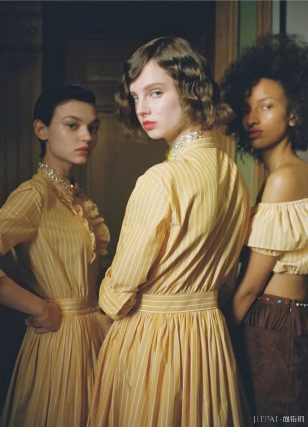 夏天穿什么颜色的衣服容易显白？这里有份超超超详细的攻略