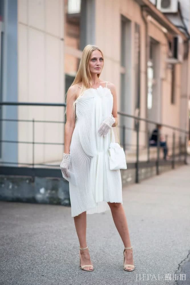 众多女明星中,纯白色谁穿得最高级?