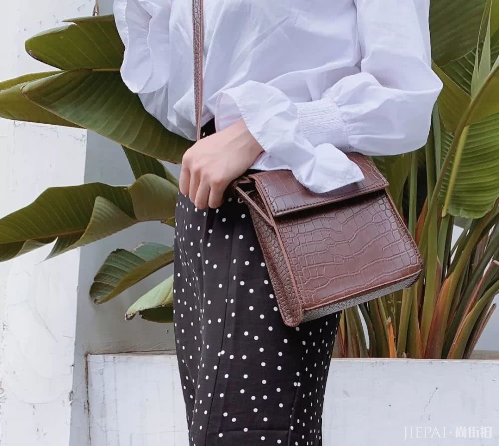 阔腿裤out了!今夏流行拖地裤