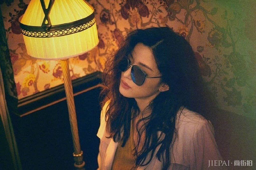 全智贤换风格了！大片连换8套造型，太迷人了