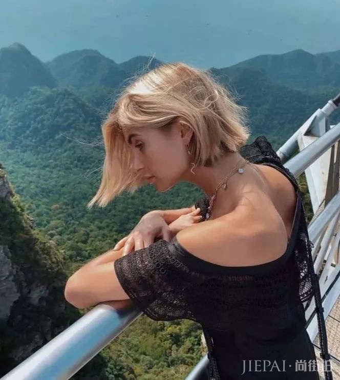 夏天怎么穿?露背让你性感拿捏的刚刚好