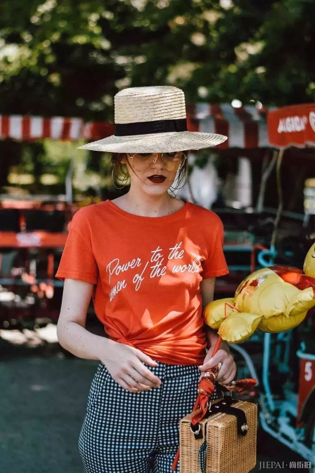 一件T恤有N个搭配方法，这样穿让你美一整个夏天！