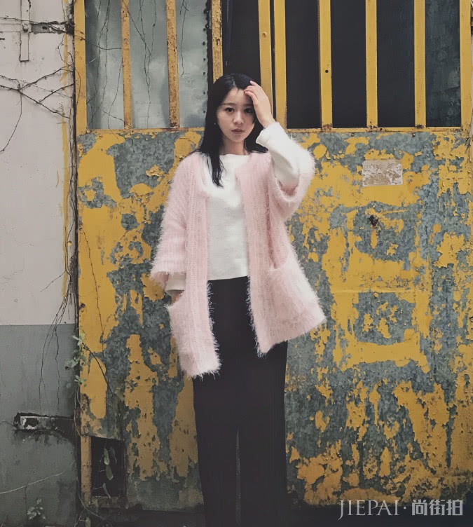 可算等到林心如“女儿”长大,空灵形象惹人夸,像极紫薇的童年版