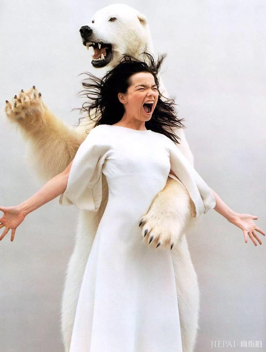 她是王菲最爱模仿的人,拍一次电影就得影后,55岁也DRAMA