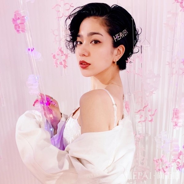 日本模特&DJ Una Kinoco私照合辑:华丽丽的街头混搭风格腔调足!