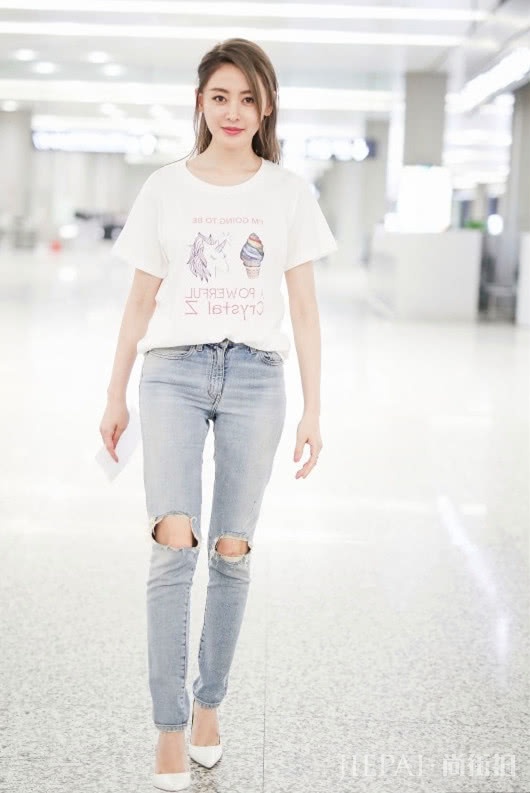 纯色T恤太不起眼，试试让卡通短T带你进入夏季