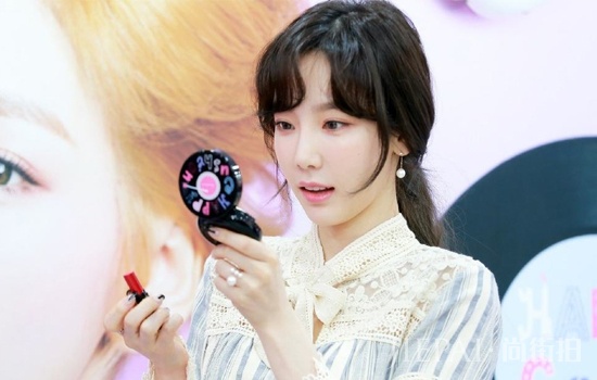 泡面头自己怎么卷 自己做发型要有耐心