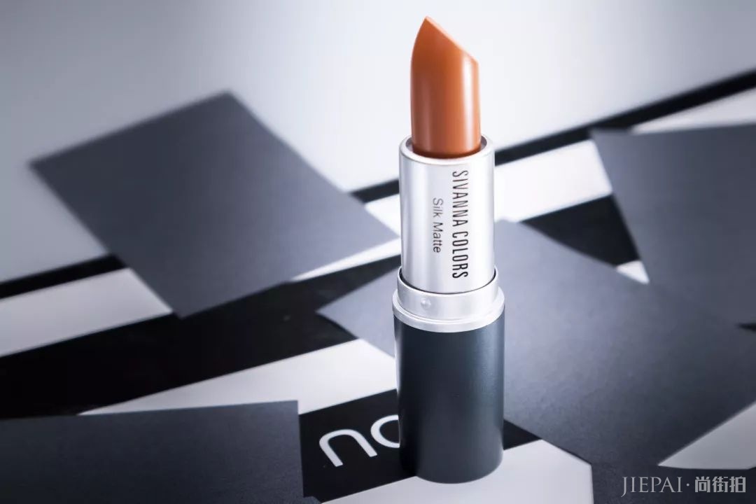 今年夏天必备的神仙色口红，让人直呼“OMG”！