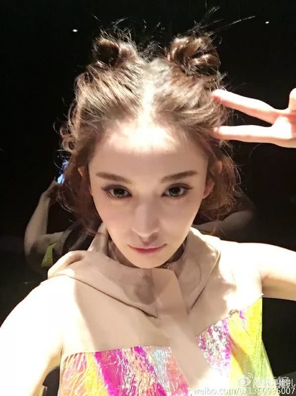 时髦又清凉，双丸子头了解一下