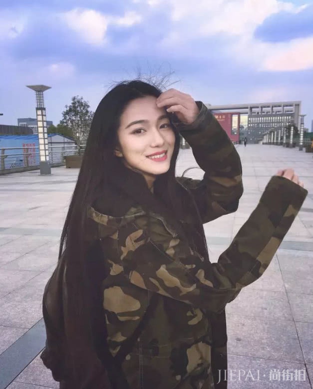 杜婷接班陈都灵成为南航校花,仰头瞬间超像钟楚曦