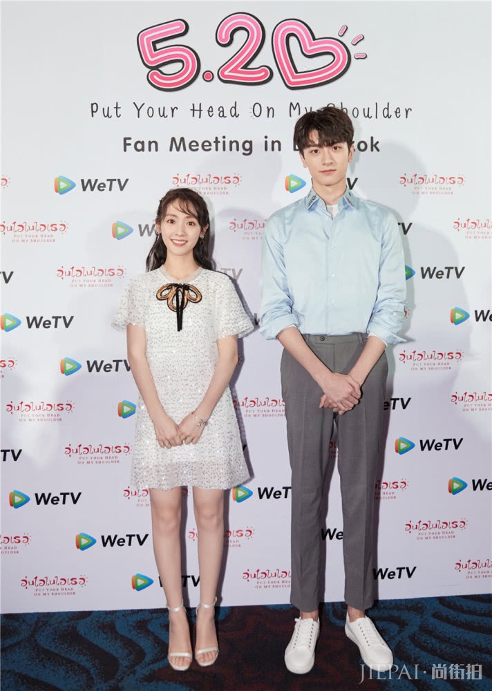 小时光夫妇同台发糖，林一两套穿搭配合邢菲，剧内甜到剧外