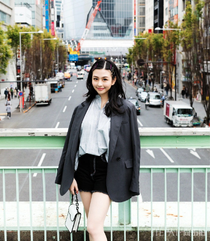 邱淑贞大女儿化身为“时尚达人”，肤白貌美，基因遗传的也太好了吧！