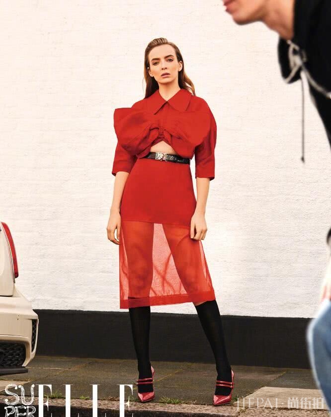 一张照片获13万点赞,连霉霉都爱看她的剧,迷人的“小变态”