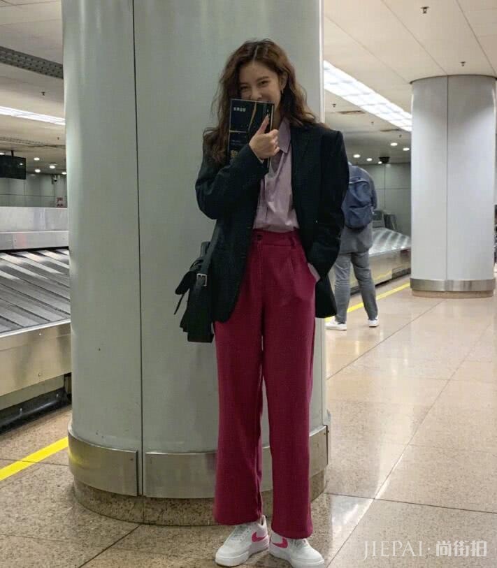 宋妍霏衣品跟欧阳娜娜有一拼,还撞脸了泫雅?