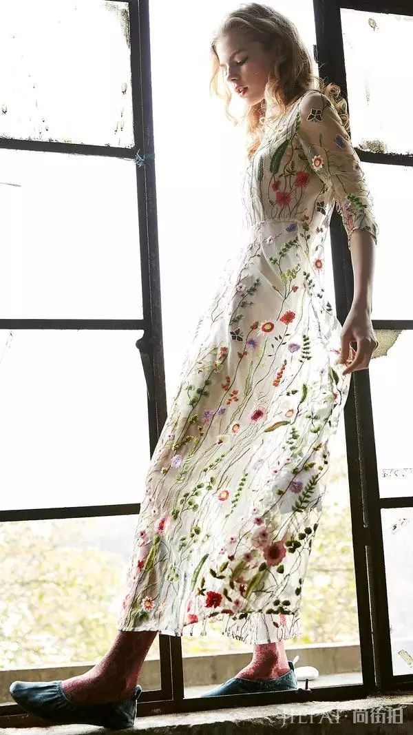 夏天穿啥又美又仙，穿一条裙子当然最美啦！