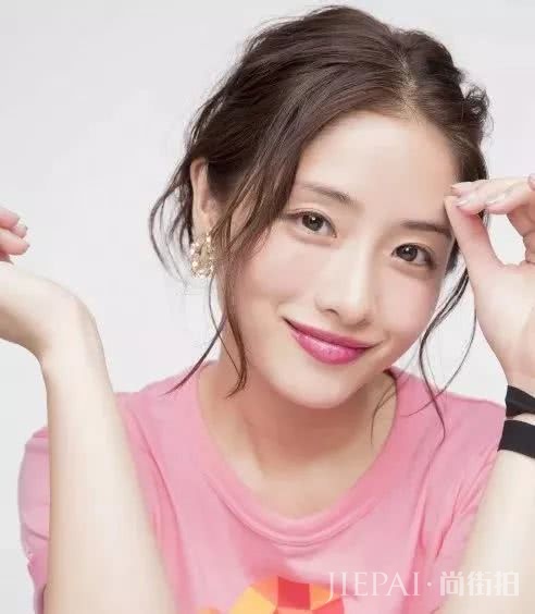 这几款夏日刘海清爽又少女，随便弄弄就能出门了！