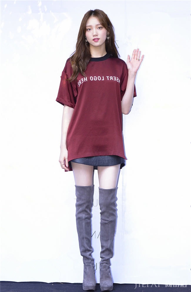 想要夏季灿烂多姿需要一件糖果色T恤,变得吸睛又有趣