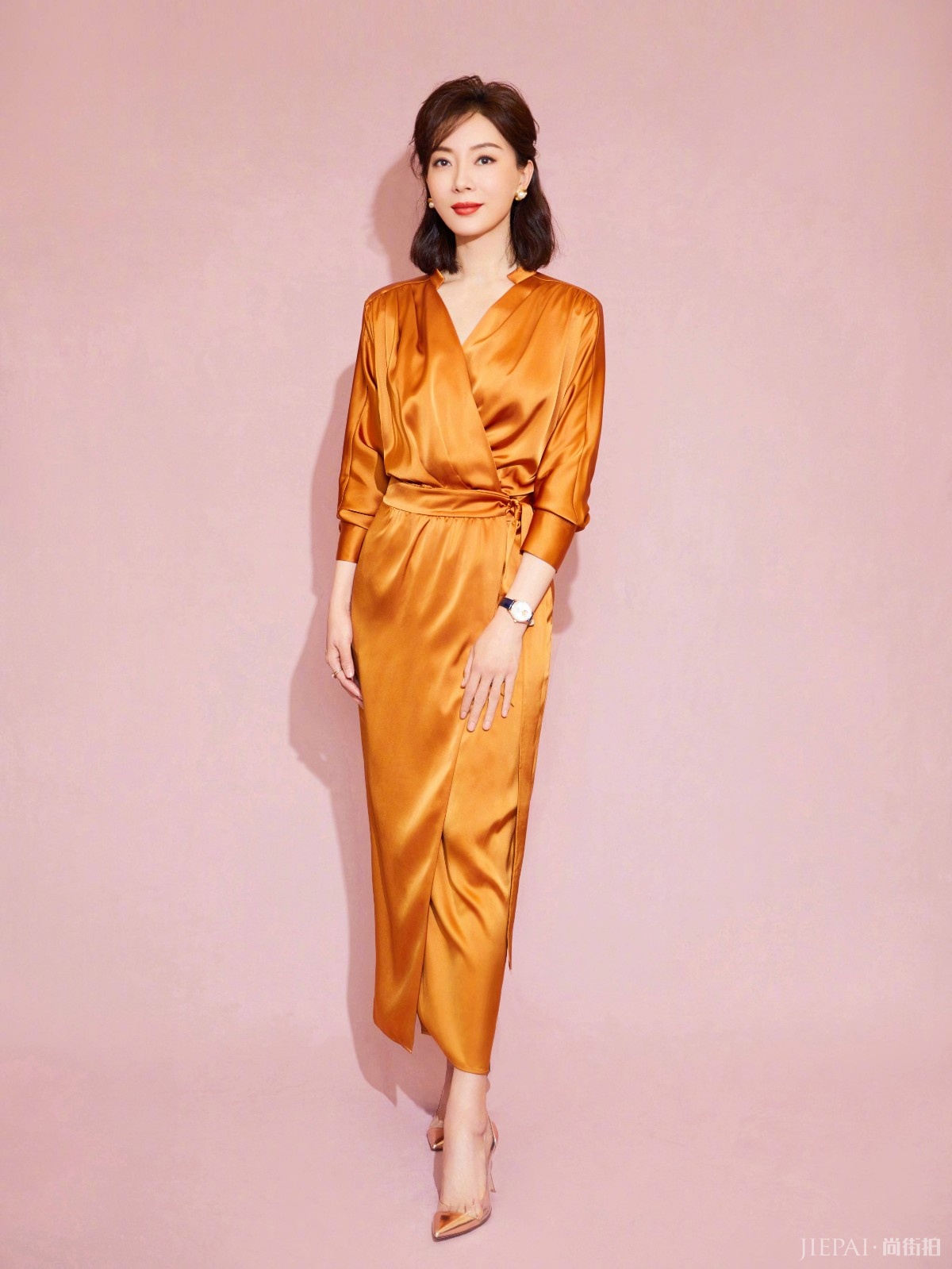 陈数私下太低调！衬衣配棒球帽优雅依旧，变元气少女