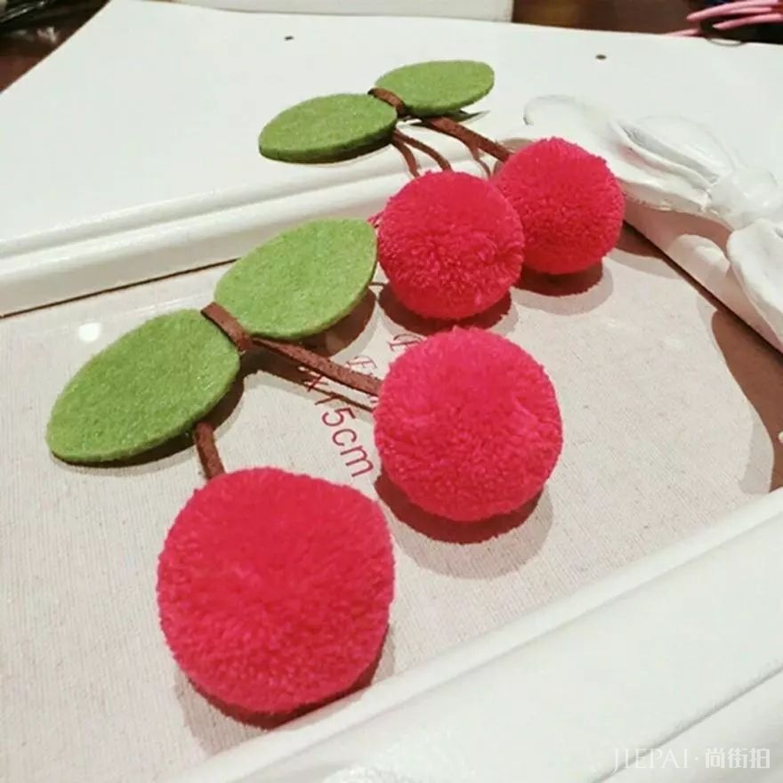 这个季节抹上樱桃红唇+樱桃妆容,让你气质爆表,甜美还显小!