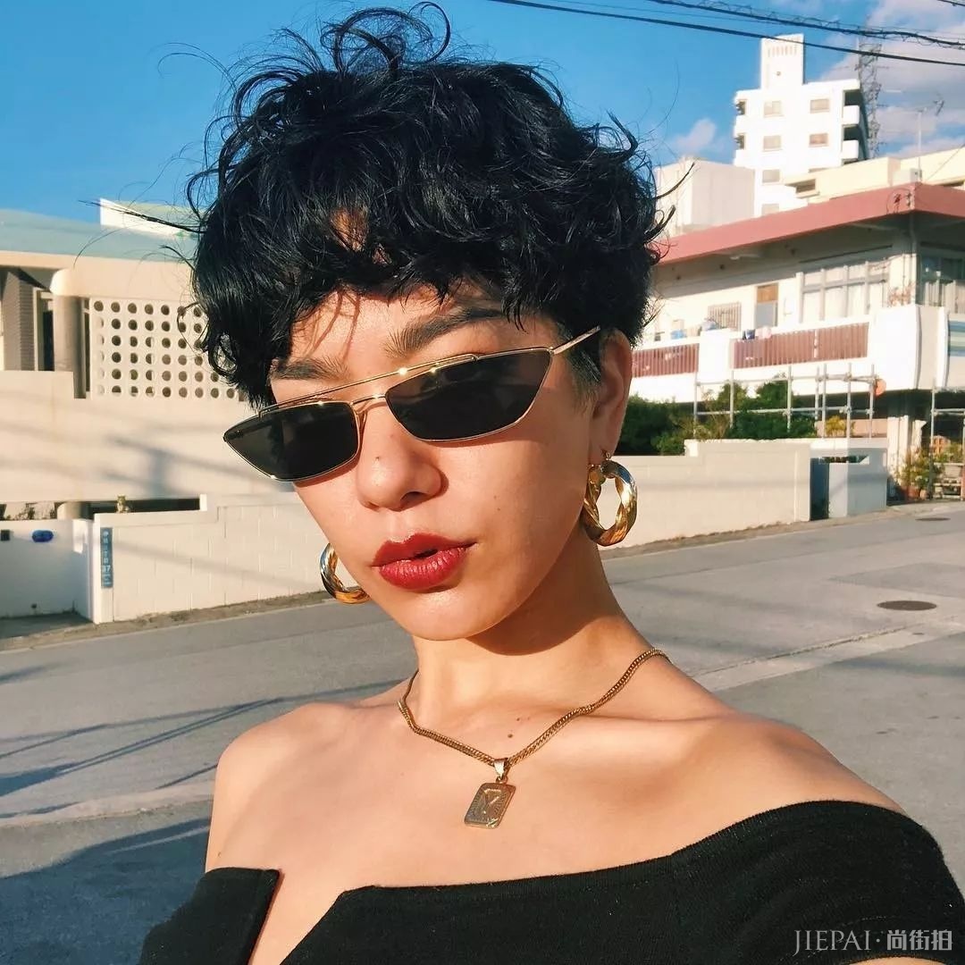 日系不只有小清新，这个短发妹子的原宿中性风酷毙了！