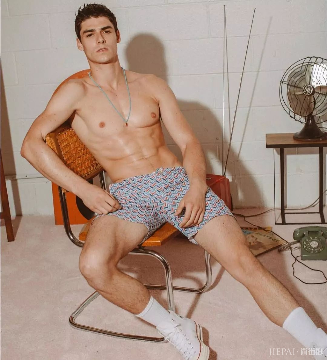 神仙男孩Raf Miller全新采访!全程流鼻血