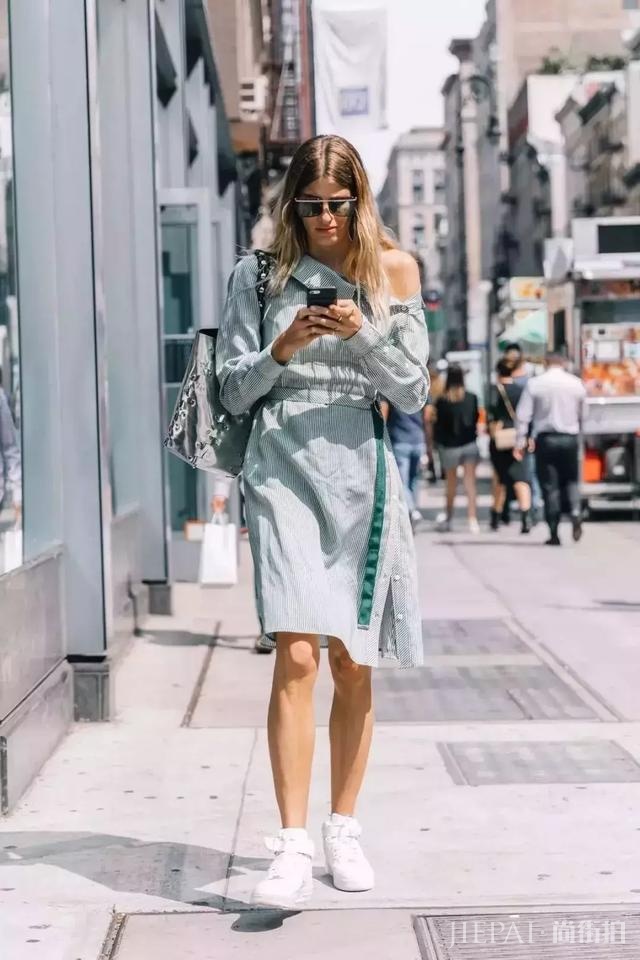 夏季必火的“心机”露肩杀，比一字肩显瘦还时髦！