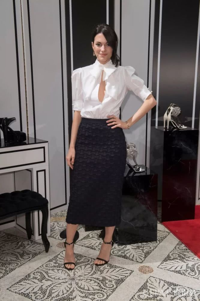 衬衫这样穿,显瘦又好看