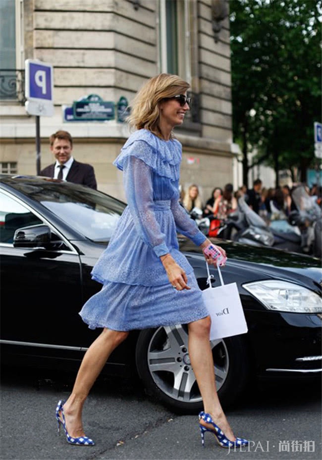 为小仙女备好雪纺连衣裙，性感还很撩人