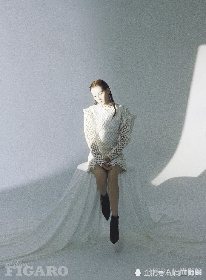 迪丽热巴拍时尚大片终于精致了一次，换眉形的她太美了