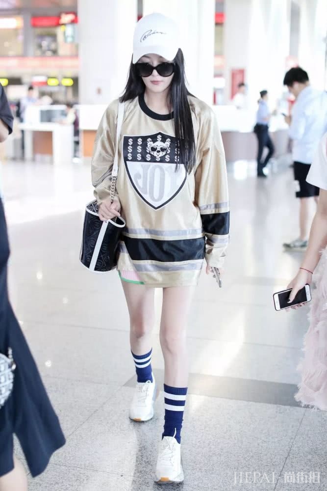 T恤裙一穿就像出门去拿快递的，怎么办？