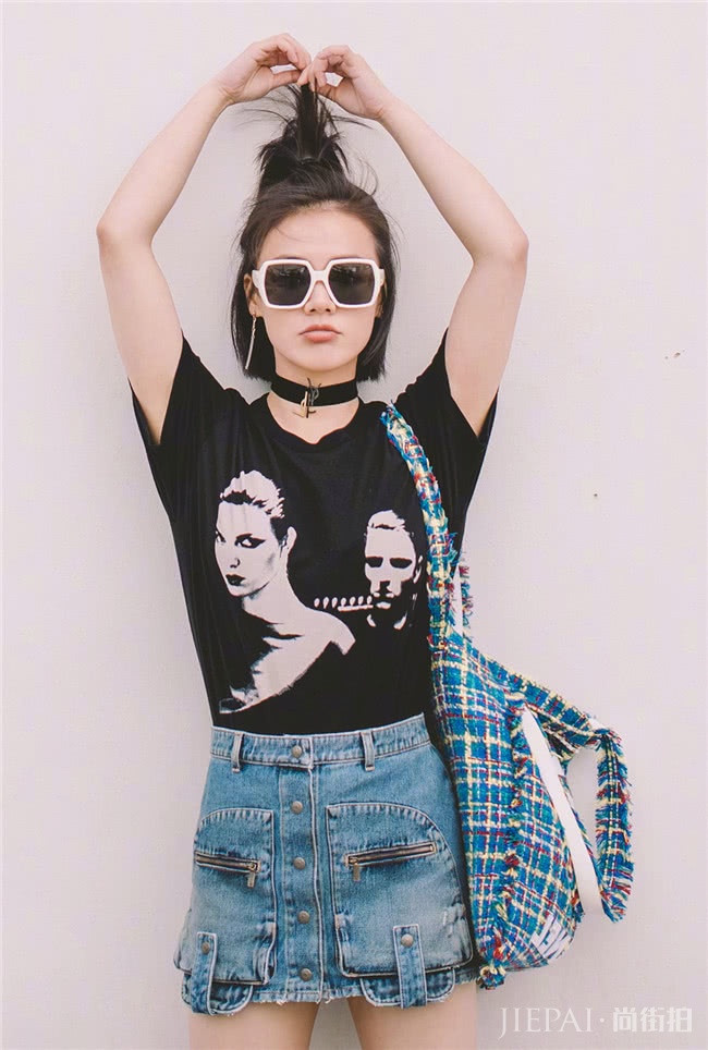 天气越来越热，你需要一条迷你裙来给你降温