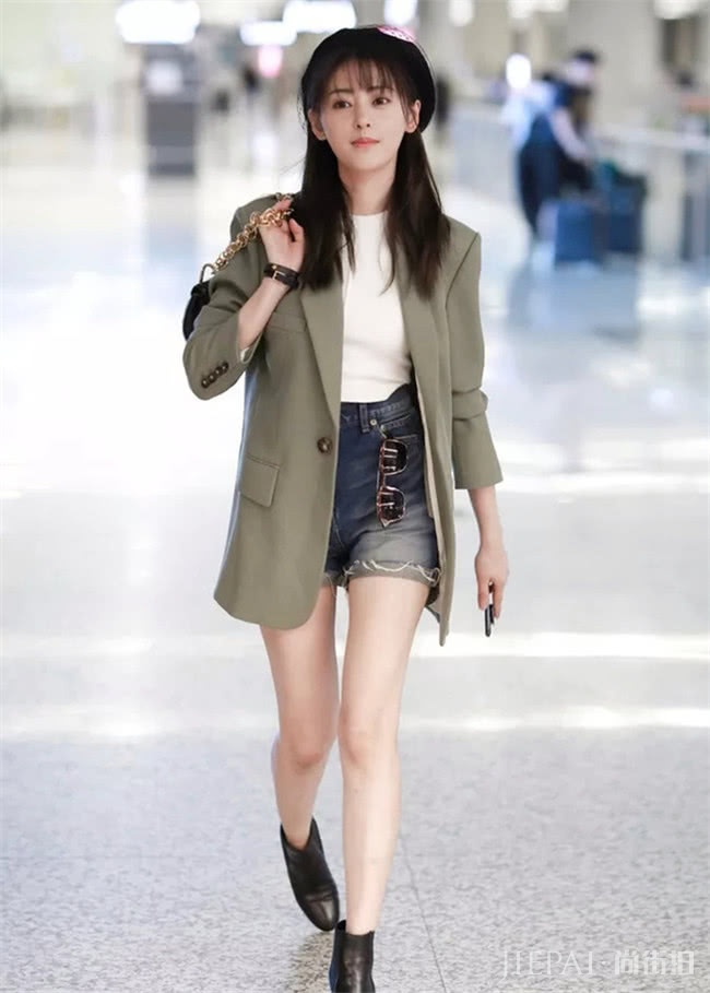 西装搭短裤职场造型，做个有气质的女人