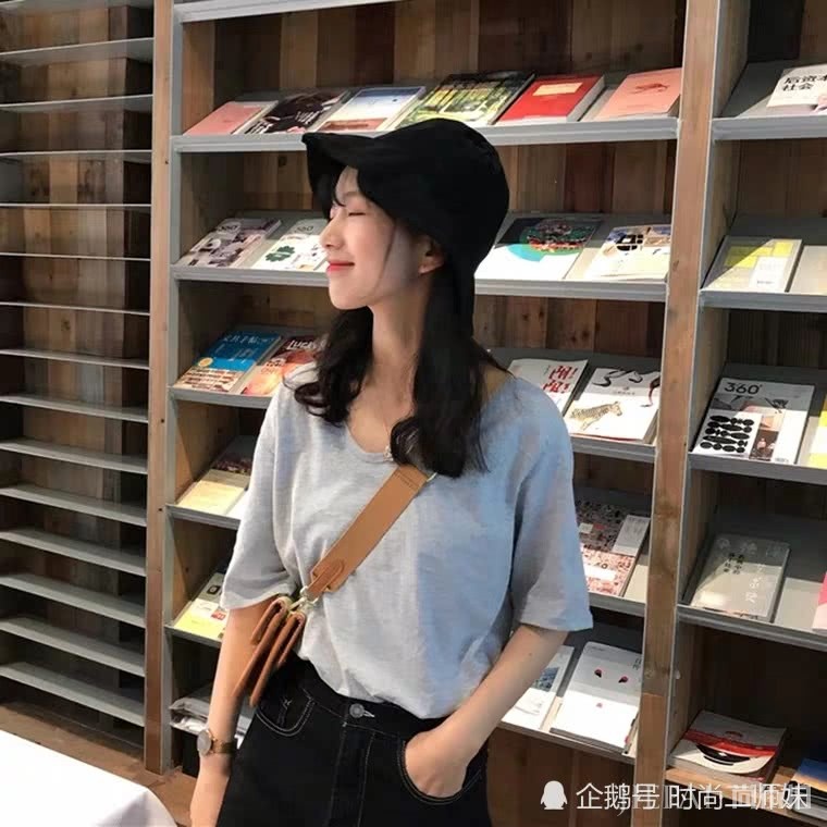 溜肩的女生不用慌，备好这几款衣服显瘦还塑形