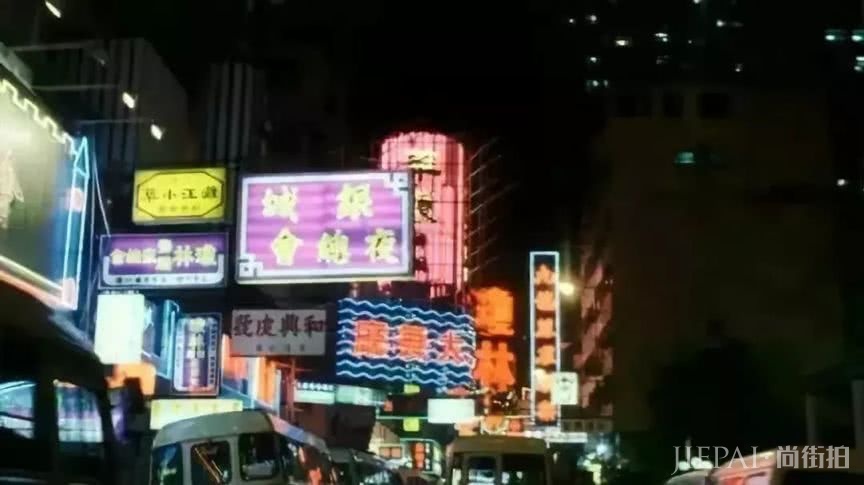 芭比粉口红真的算了，但范宁和章子怡的芭比粉礼服我可以