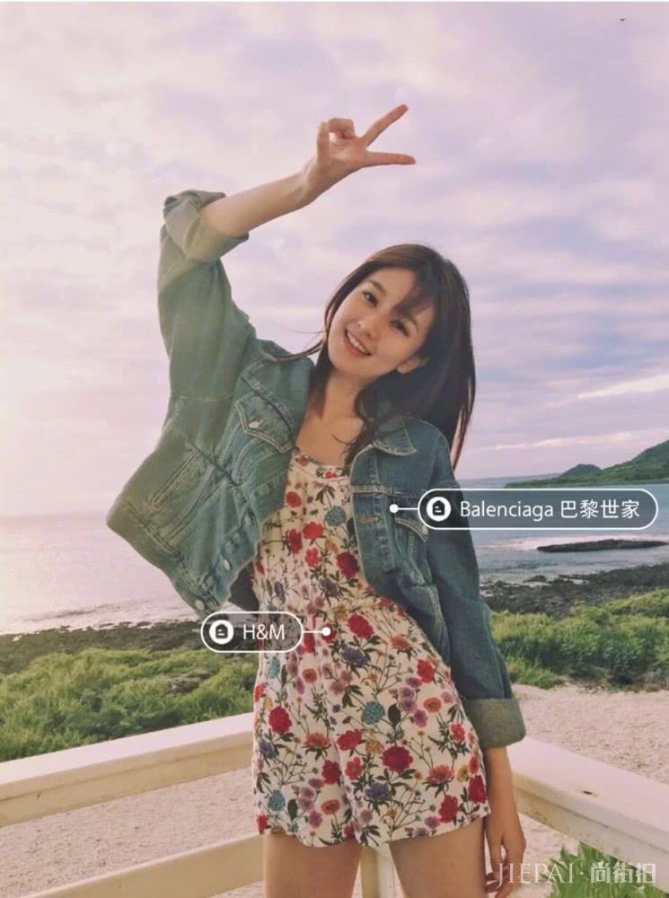 乔欣跟杨洋出门玩互动甜死人,随性搭配还挺顺眼