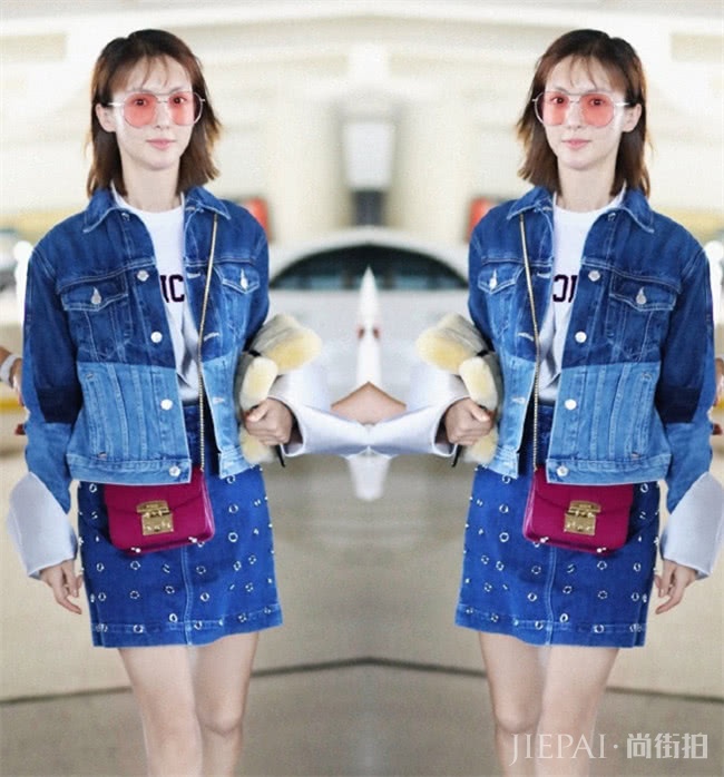想提升穿搭高级感，穿T恤＋牛仔裙可盐可甜