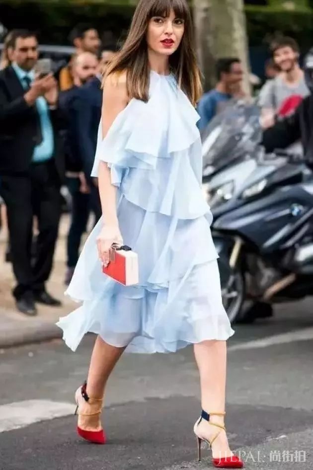 穿对裙子，你就是最美人间五月天，看最新欧美街拍示范吧