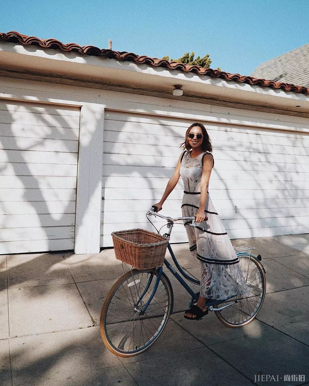 连衣裙这样穿，保证不踩雷还时尚！