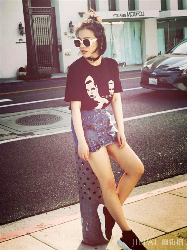 天气越来越热，你需要一条迷你裙来给你降温