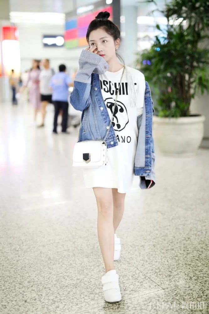 T恤裙一穿就像出门去拿快递的，怎么办？