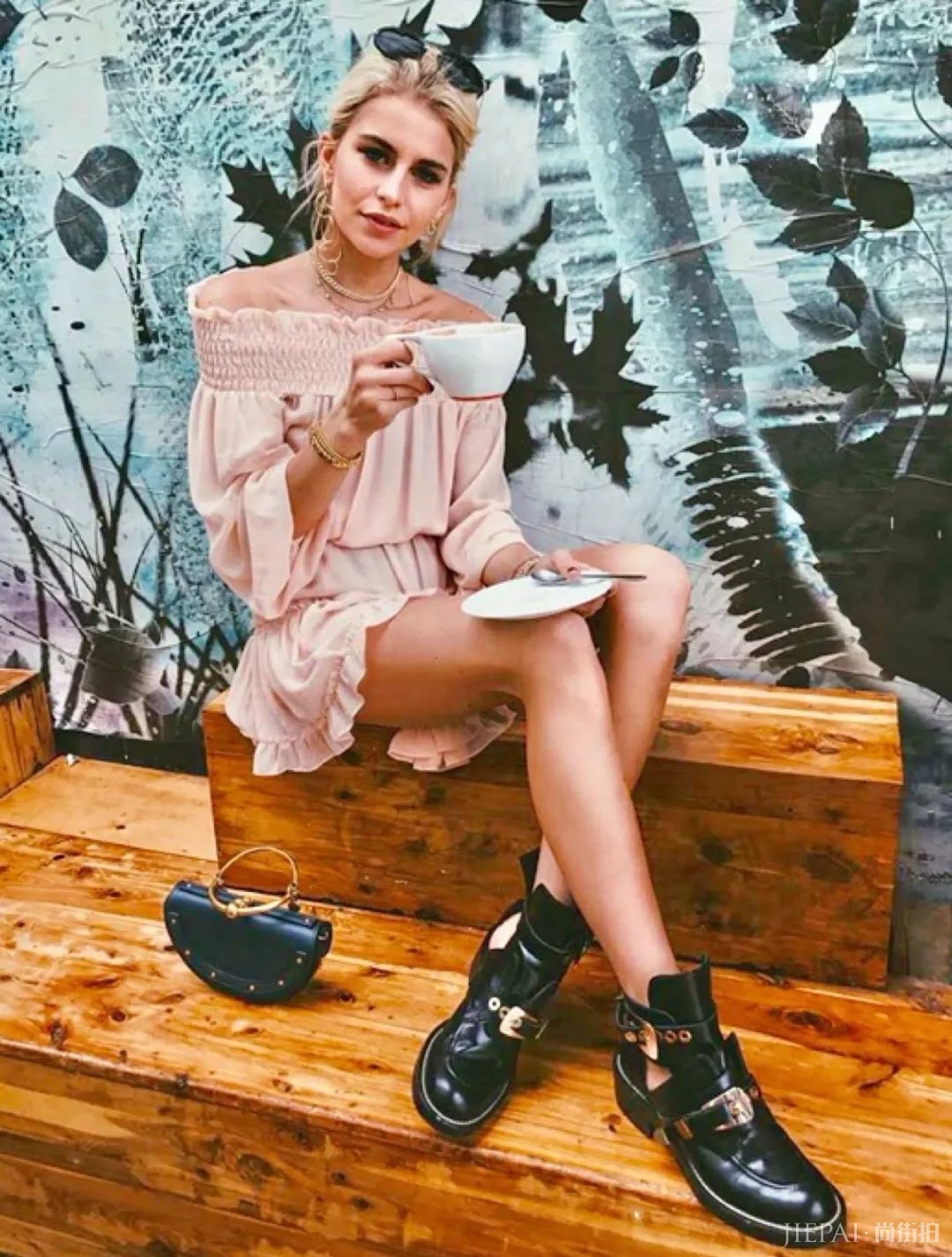 夏天穿什么颜色的衣服容易显白？这里有份超超超详细的攻略